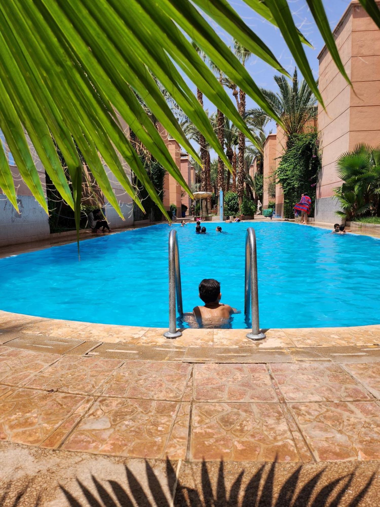 With Outdoor Swimming Pools Casa vacanze *